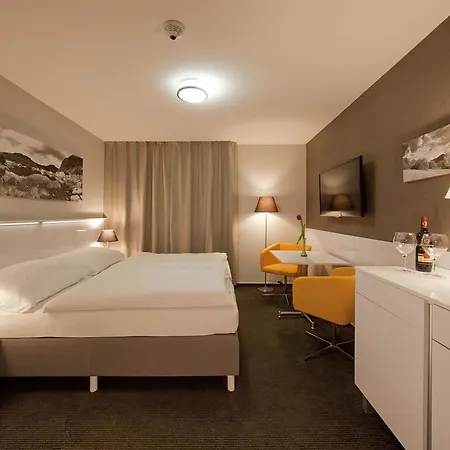 Marina Hotel